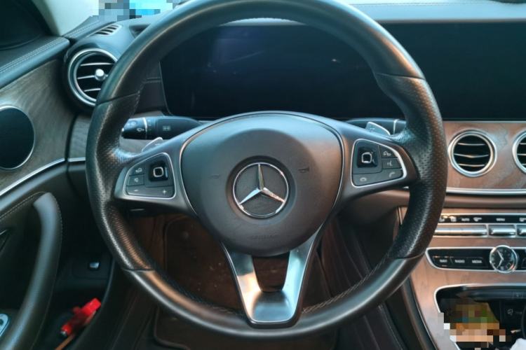 Used Mercedes-Benz E-Class 2018 Facelift E 300 L Luxury Edition Steering Wheel