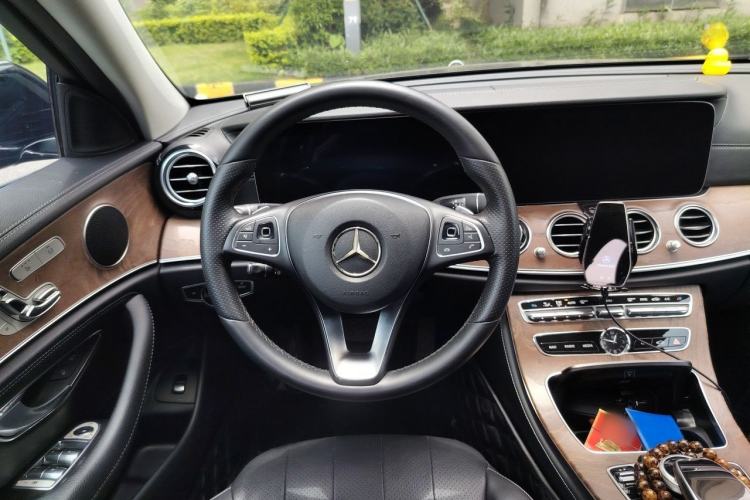 Used Mercedes-Benz E-Class 2018 Facelifted E 300 L Stylish Version Steering Wheel