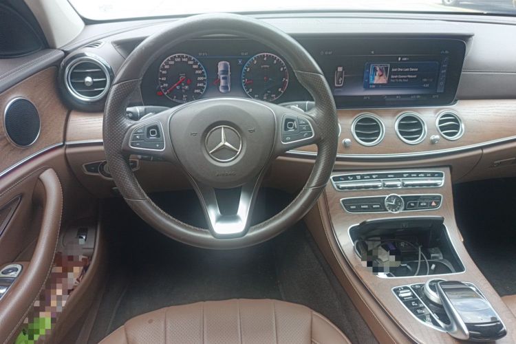 Used Mercedes-Benz E-Class 2018 E 300 L Luxury Model Steering Wheel