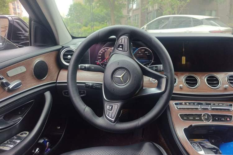 Used Mercedes-Benz E-Class 2018 E 200 L Steering Wheel