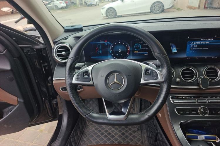 Used Mercedes-Benz E-Class 2018 Restyled E 300 L Sporty and Stylish Edition Steering Wheel
