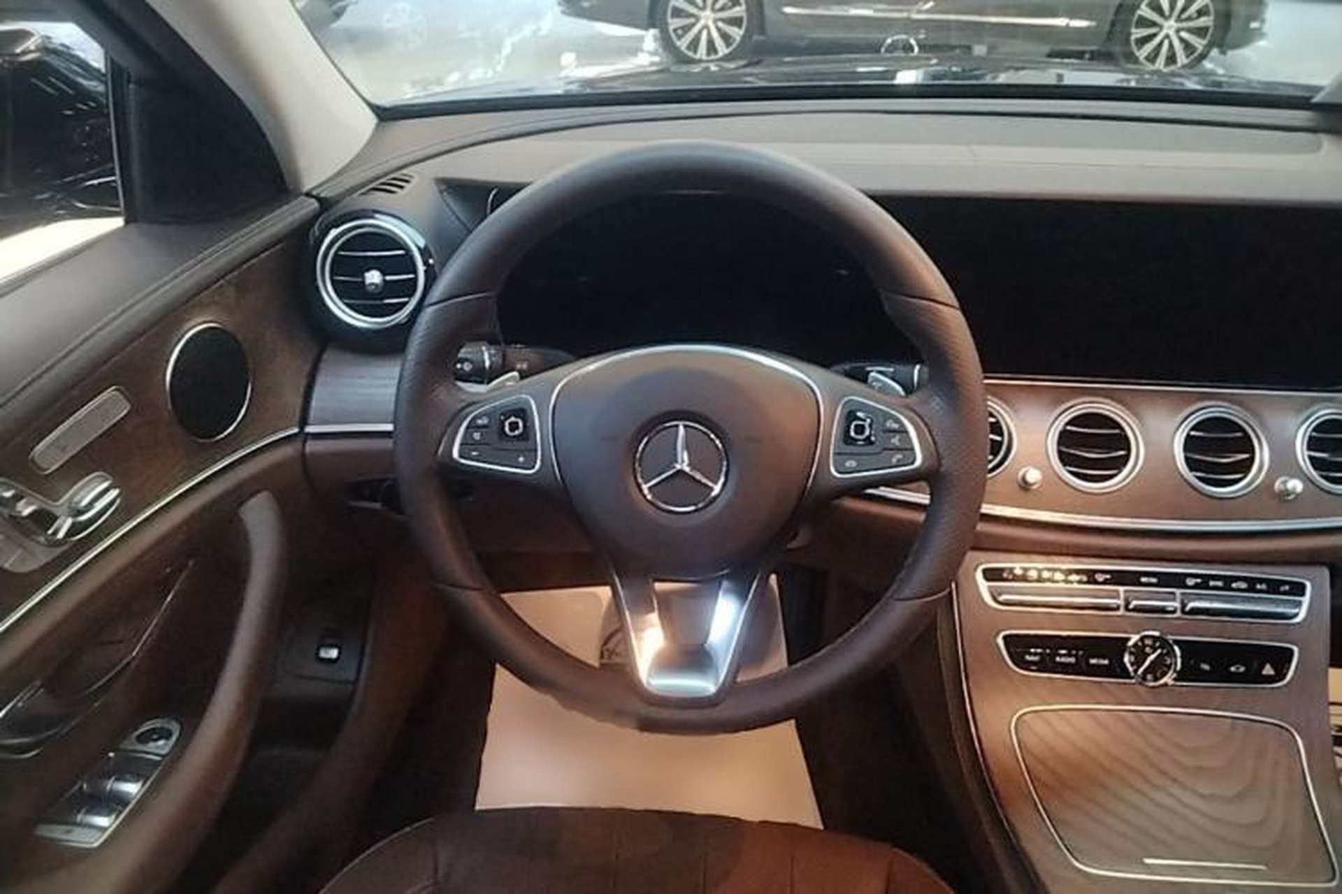 Used Mercedes-Benz E-Class 2018 E 300 L Luxury Model Steering Wheel