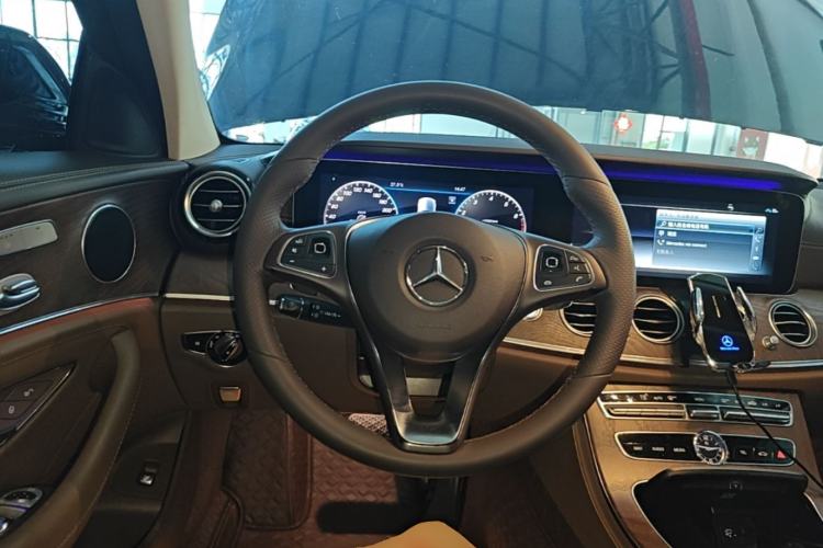 Used Mercedes-Benz E-Class 2018 Facelift E 300 L Luxury Edition Steering Wheel