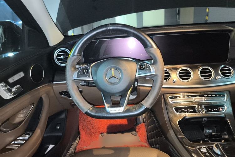 Used Mercedes-Benz E-Class 2018 E 300 L Sport Luxury Edition Steering Wheel