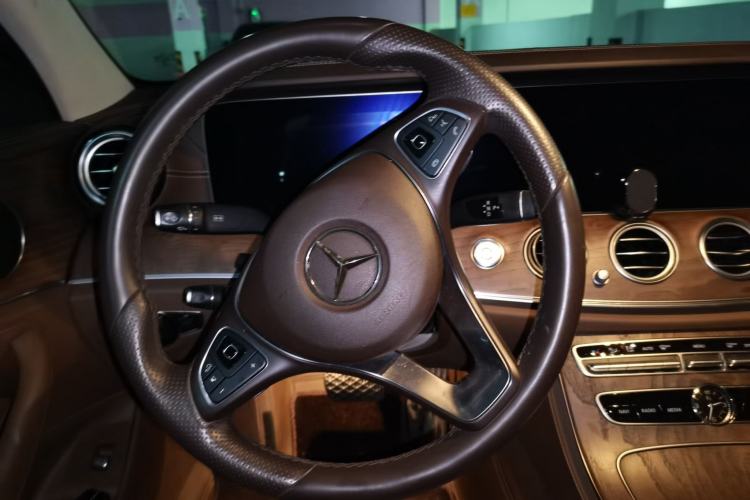 Used Mercedes-Benz E-Class 2018 E 300 L Luxury Model Steering Wheel