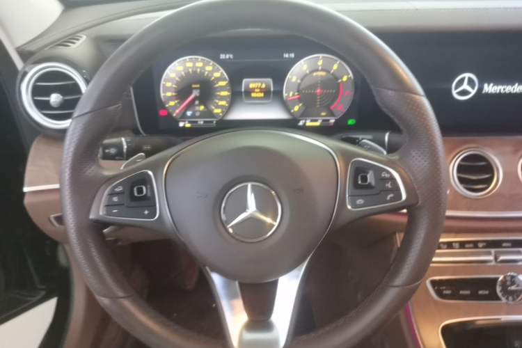 Used Mercedes-Benz E-Class 2018 Facelift E 300 L Luxury Edition Steering Wheel