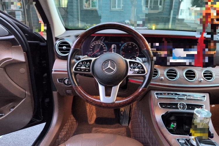 Used Mercedes-Benz E-Class 2018 Facelifted E 300 L Stylish Version Steering Wheel