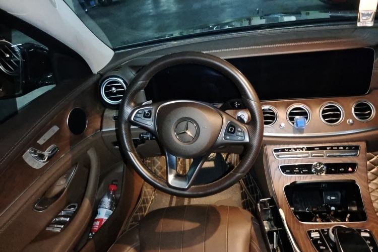 Used Mercedes-Benz E-Class 2018 E 320 L 4MATIC Steering Wheel