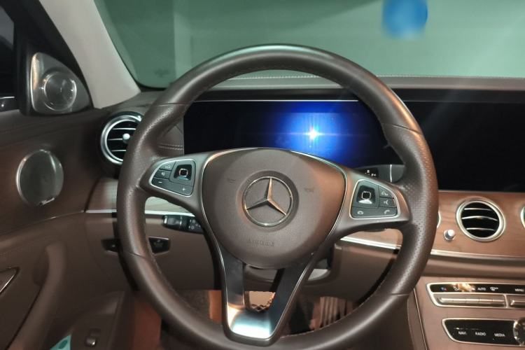 Used Mercedes-Benz E-Class 2018 Facelifted E 300 L Stylish Version Steering Wheel