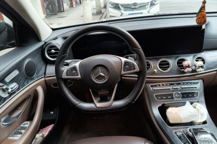 Used Mercedes-Benz E-Class 2018 Restyled E 300 L Sporty and Stylish Edition Steering Wheel