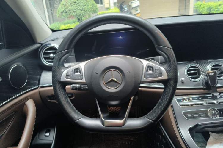 Used Mercedes-Benz E-Class 2018 Restyled E 300 L Sport Luxury Edition Steering Wheel