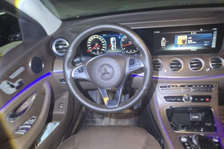 Used Mercedes-Benz E-Class 2018 Facelifted E 300 L Stylish Version Steering Wheel