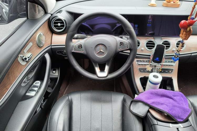 Used Mercedes-Benz E-Class 2018 Facelifted E 300 L Stylish Version Steering Wheel