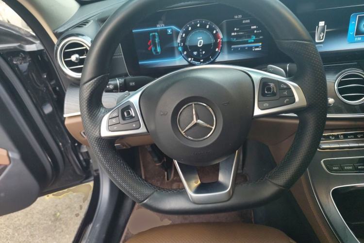 Used Mercedes-Benz E-Class 2018 E 300 L Sport Luxury Edition Steering Wheel