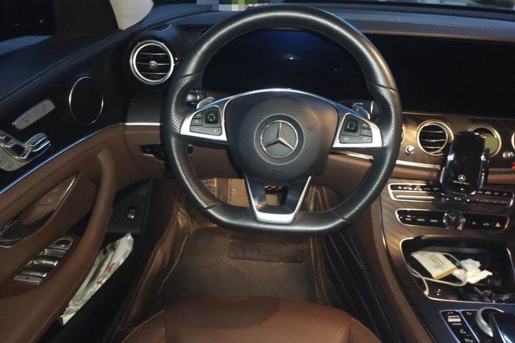 Used Mercedes-Benz E-Class 2018 Facelifted E 300 L Stylish Version Steering Wheel