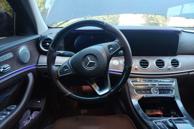 Used Mercedes-Benz E-Class 2018 Facelifted E 300 L Stylish Version Steering Wheel