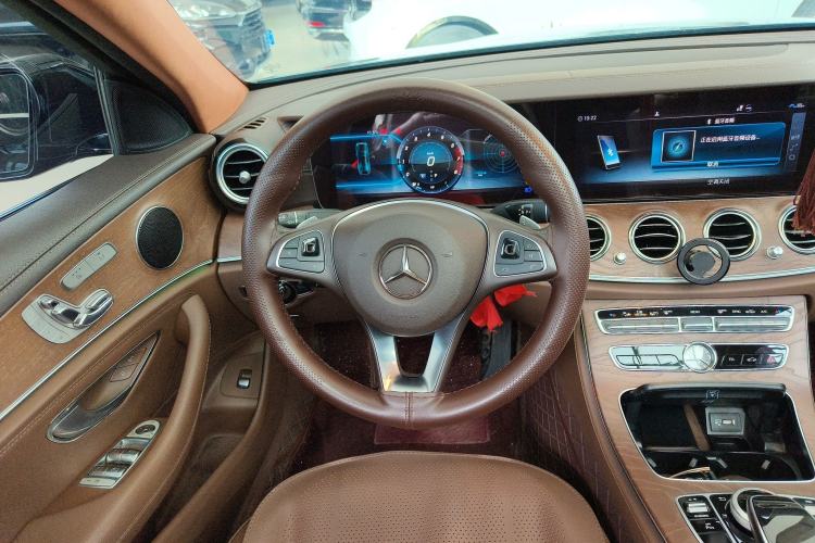 Used Mercedes-Benz E-Class 2018 Facelifted E 300 L Stylish Version Steering Wheel