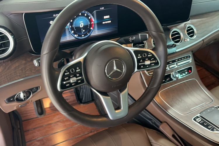 Used Mercedes-Benz E-Class 2018 Facelift E 300 L Luxury Edition Steering Wheel
