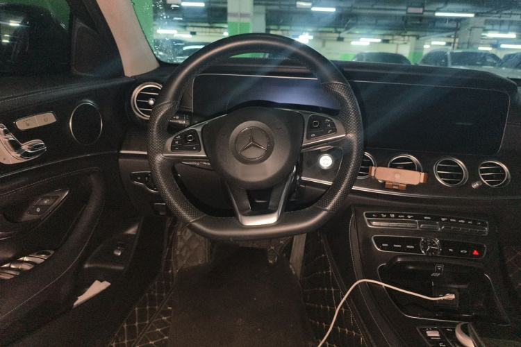 Used Mercedes-Benz E-Class 2018 E 300 L Sporty and Stylish Model Steering Wheel