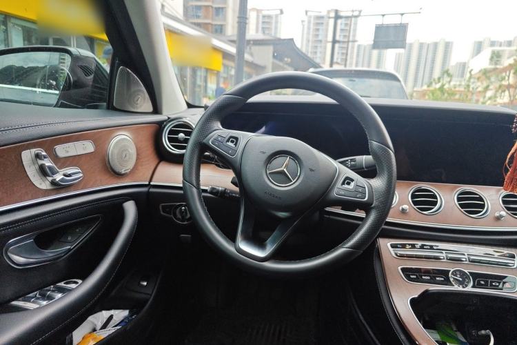 Used Mercedes-Benz E-Class 2018 Facelifted E 300 L Stylish Version Steering Wheel