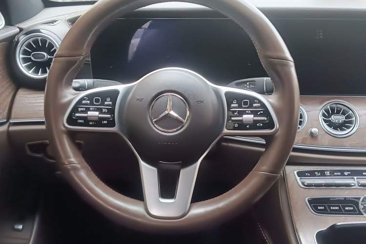 Used Mercedes-Benz E-Class 2018 Facelift E 200 L 4MATIC Steering Wheel