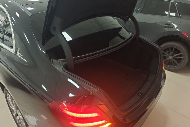 Used Mercedes-Benz E-Class 2018 Facelift E 200 L Trunk