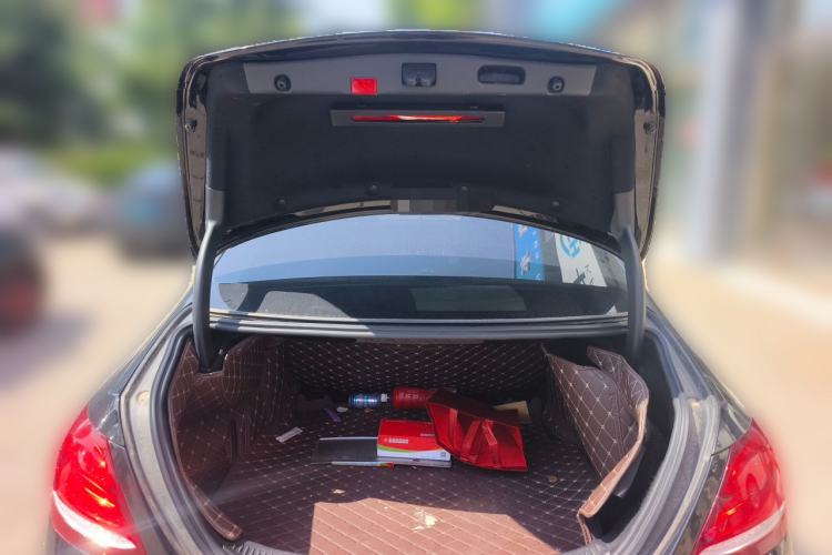 Used Mercedes-Benz E-Class 2018 E 200 L Sport Edition Trunk