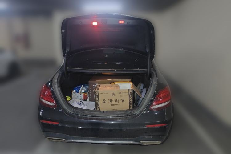 Used Mercedes-Benz E-Class 2018 E 300 L Sport Luxury Edition Trunk