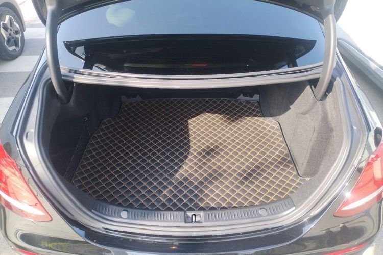 Used Mercedes-Benz E-Class 2018 Facelift E 200 L Sport 4MATIC Trunk