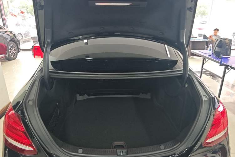 Used Mercedes-Benz E-Class 2018 Restyled E 300 L Sport Luxury Edition Trunk