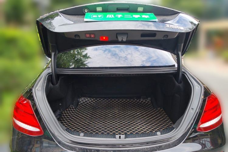 Used Mercedes-Benz E-Class 2018 E 200 L Trunk