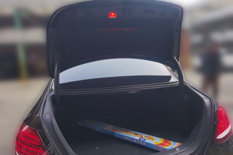 Used Mercedes-Benz E-Class 2018 E 200 L Trunk