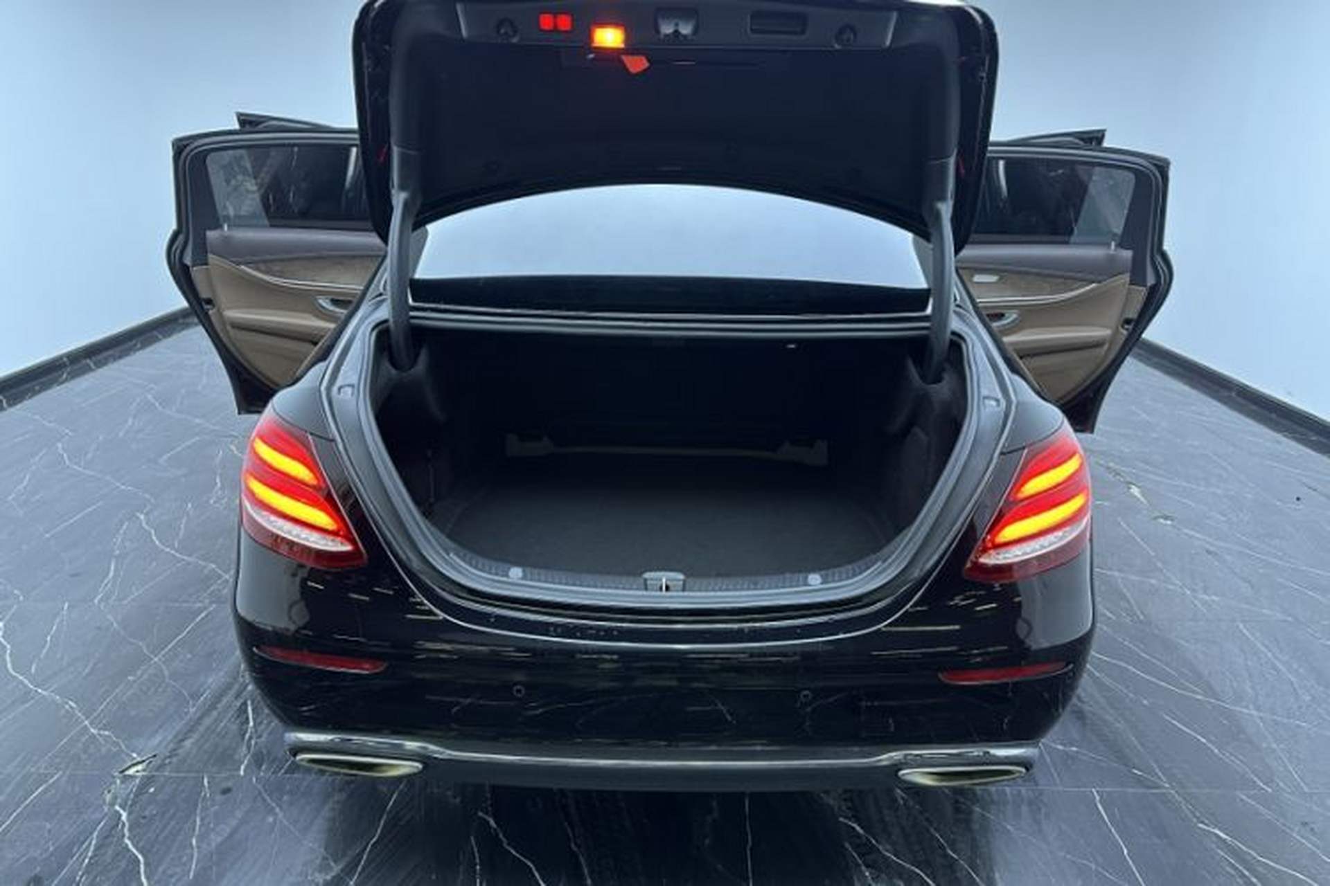 Used Mercedes-Benz E-Class 2018 Facelift E 200 L Trunk