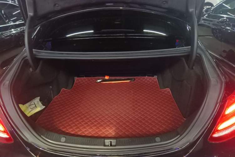 Used Mercedes-Benz E-Class 2018 Restyled E 300 L Sport Luxury Edition Trunk