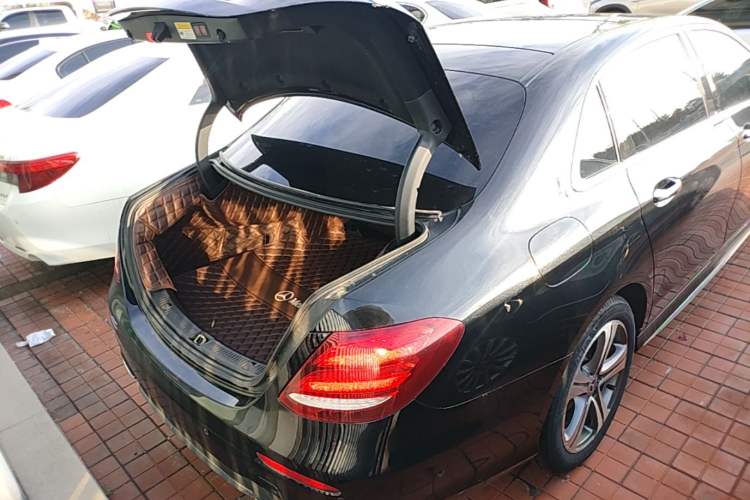 Used Mercedes-Benz E-Class 2018 Facelift E 200 L Sport Edition Trunk