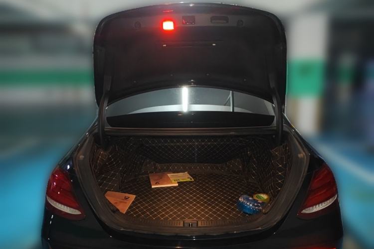 Used Mercedes-Benz E-Class 2018 E 200 L Trunk
