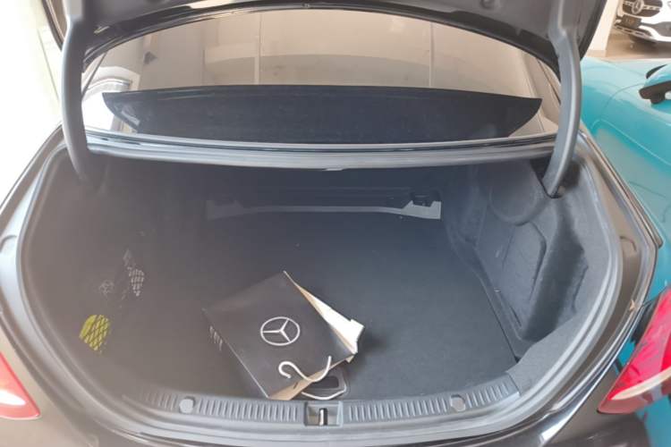 Used Mercedes-Benz E-Class 2018 Restyled E 300 L Sport Luxury Edition Trunk
