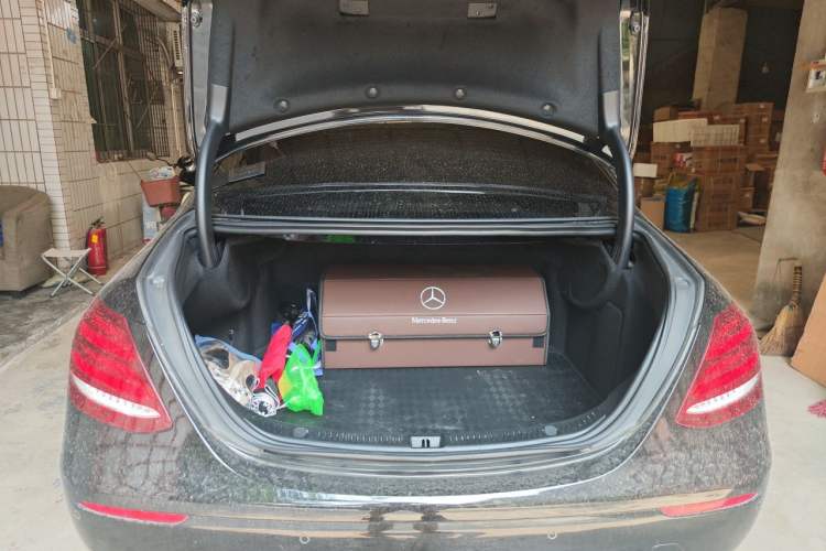 Used Mercedes-Benz E-Class 2018 Facelift E 200 L Trunk