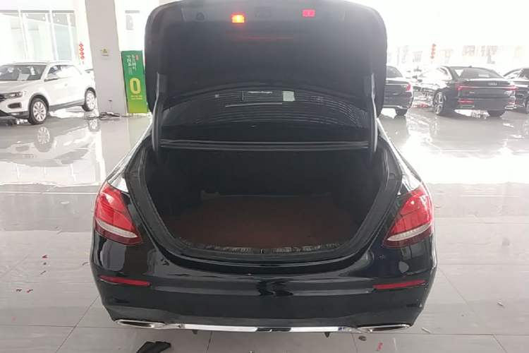 Used Mercedes-Benz E-Class 2018 E 300 L Sport Luxury Edition Trunk