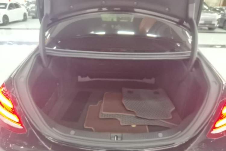 Used Mercedes-Benz E-Class 2018 Facelifted E 300 L Stylish Version Trunk