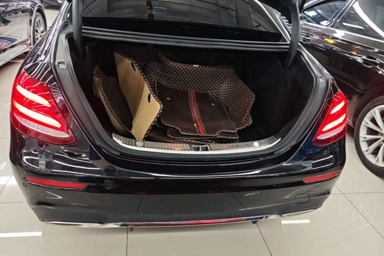 Used Mercedes-Benz E-Class 2018 Facelift E 200 L Sport Edition Trunk