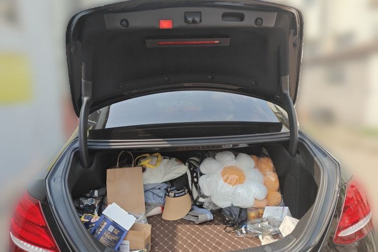 Used Mercedes-Benz E-Class 2018 E 200 L Trunk