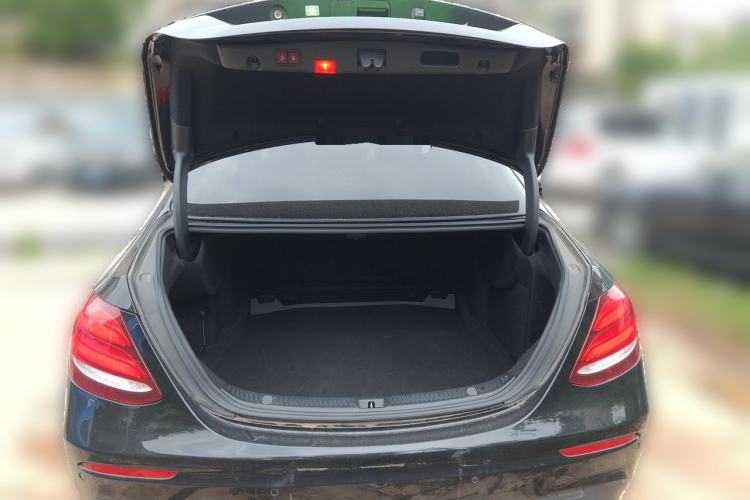 Used Mercedes-Benz E-Class 2018 Facelift E 200 L 4MATIC Trunk