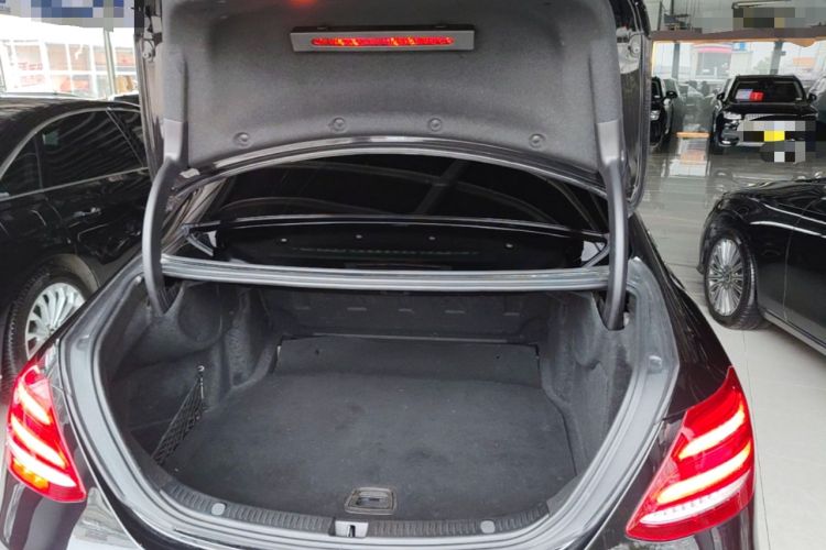 Used Mercedes-Benz E-Class 2018 E 200 L Trunk