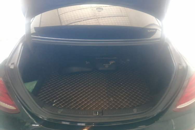 Used Mercedes-Benz E-Class 2018 Facelift E 200 L Trunk