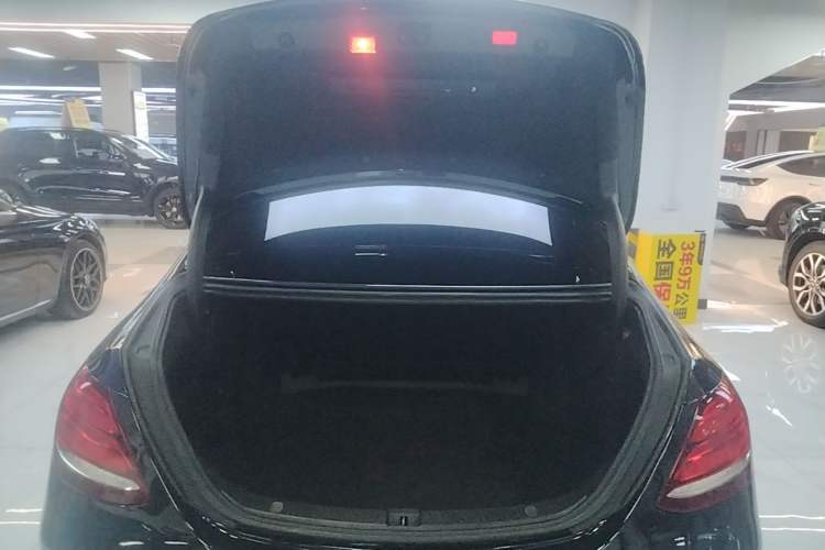 Used Mercedes-Benz E-Class 2018 E 300 L Luxury Model Trunk