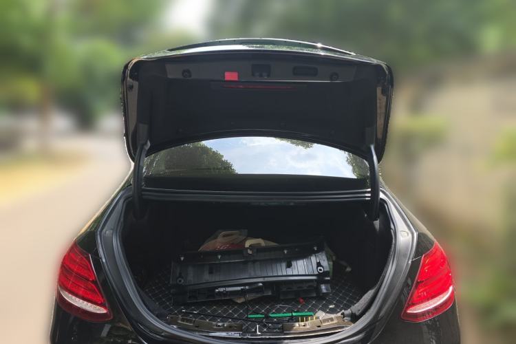 Used Mercedes-Benz E-Class 2018 Facelifted E 300 L Stylish Version Trunk