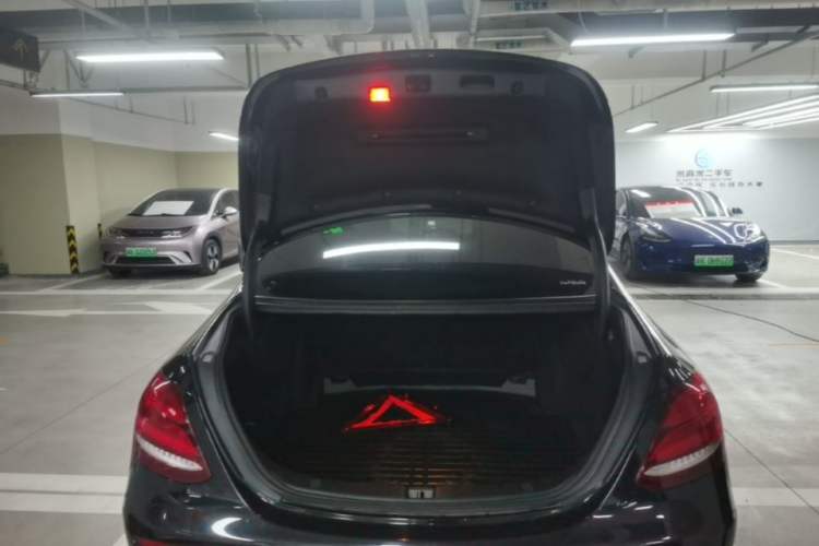 Used Mercedes-Benz E-Class 2018 Facelift E 200 L Sport 4MATIC Trunk