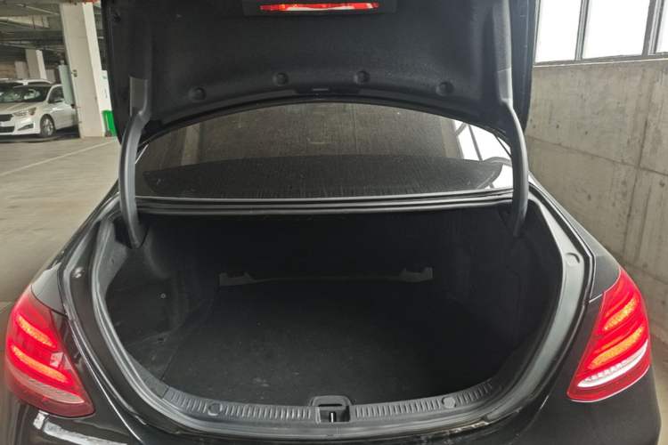 Used Mercedes-Benz E-Class 2018 Facelift E 200 L Trunk