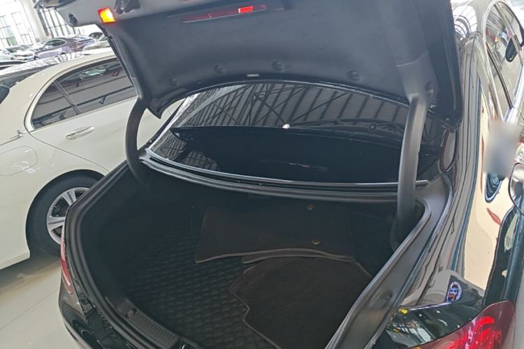 Used Mercedes-Benz E-Class 2018 Facelift E 300 L Luxury Edition Trunk